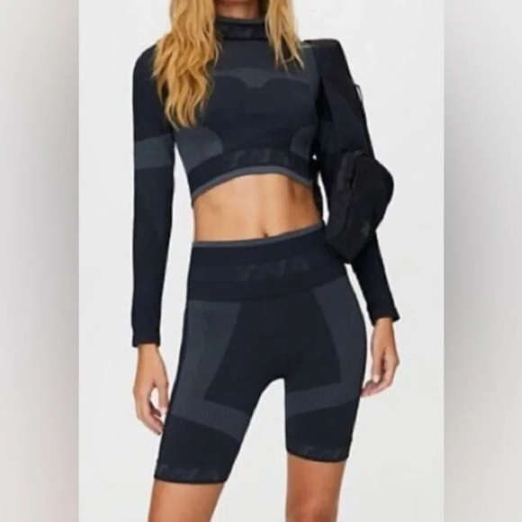 Aritzia TNA Seamless Compression Ventura Biker Shorts Sz XS - Picture 4 of 12